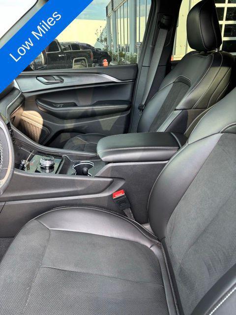 used 2025 Jeep Grand Cherokee car, priced at $38,500