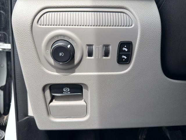 used 2022 Jeep Wagoneer car, priced at $30,996