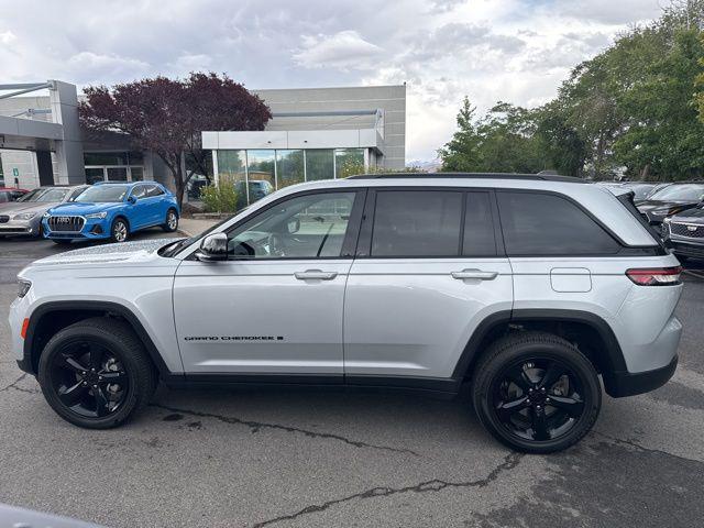 used 2024 Jeep Grand Cherokee car, priced at $28,495