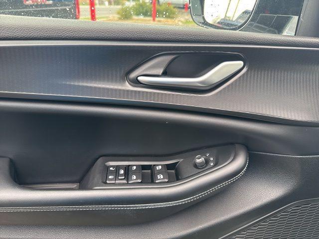 used 2024 Jeep Grand Cherokee car, priced at $28,495