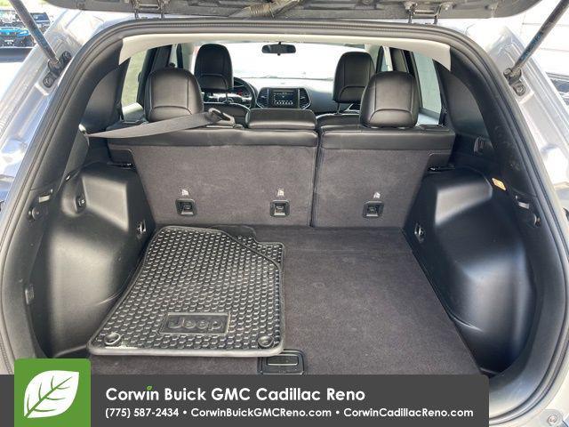 used 2020 Jeep Cherokee car, priced at $20,989