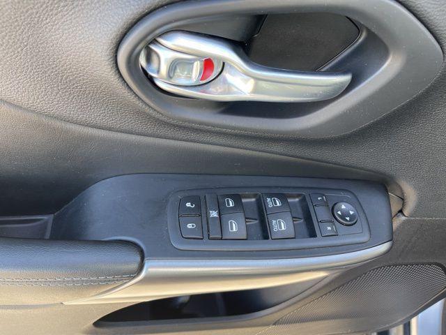 used 2020 Jeep Cherokee car, priced at $18,495