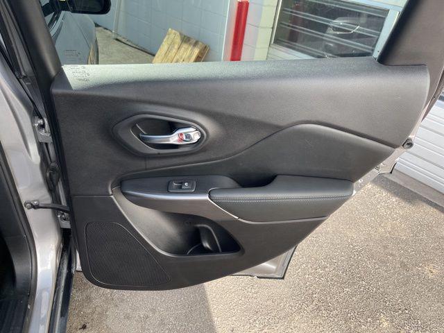 used 2020 Jeep Cherokee car, priced at $18,495