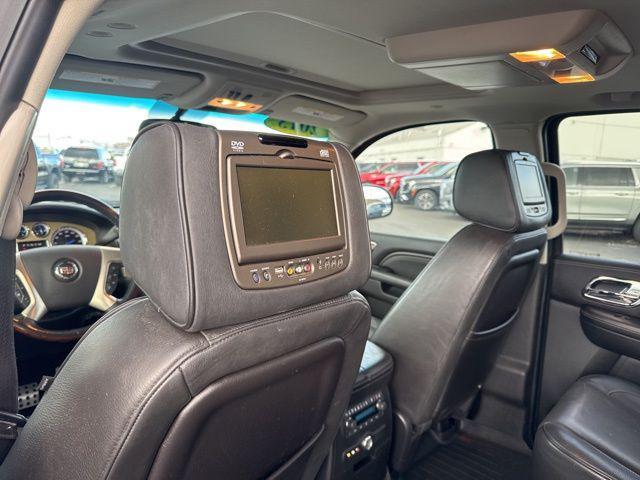 used 2013 Cadillac Escalade car, priced at $22,500