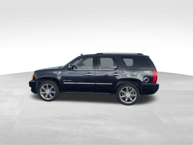 used 2013 Cadillac Escalade car, priced at $22,500