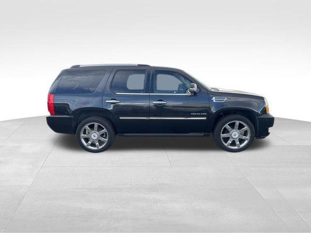 used 2013 Cadillac Escalade car, priced at $22,500