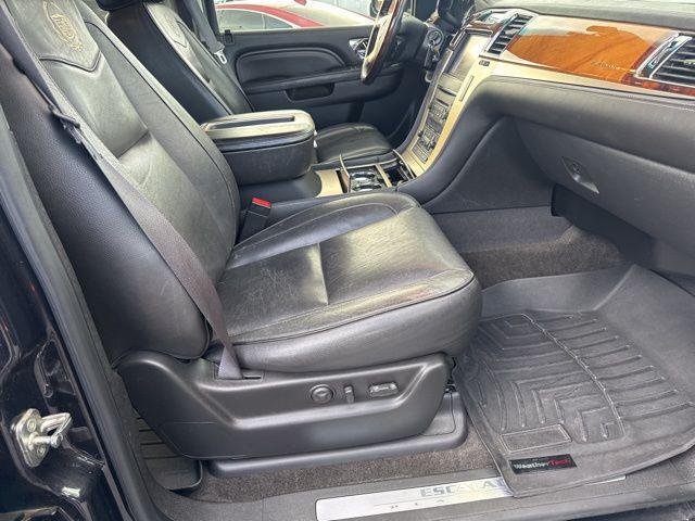 used 2013 Cadillac Escalade car, priced at $22,500