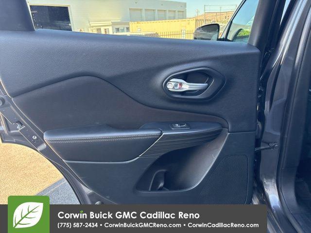 used 2016 Jeep Cherokee car, priced at $12,989
