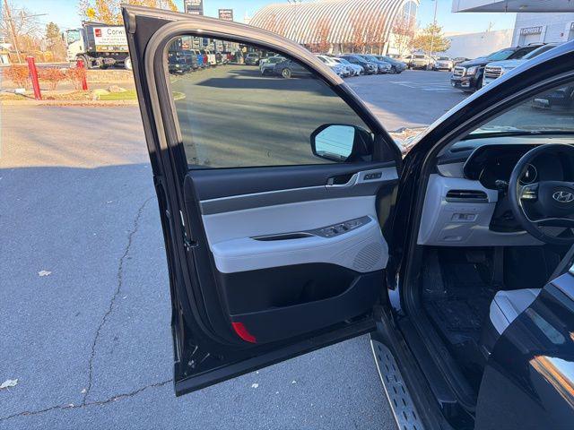 used 2025 Hyundai Palisade car, priced at $38,989