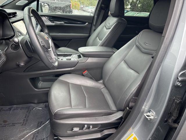 used 2025 Cadillac XT5 car, priced at $39,989