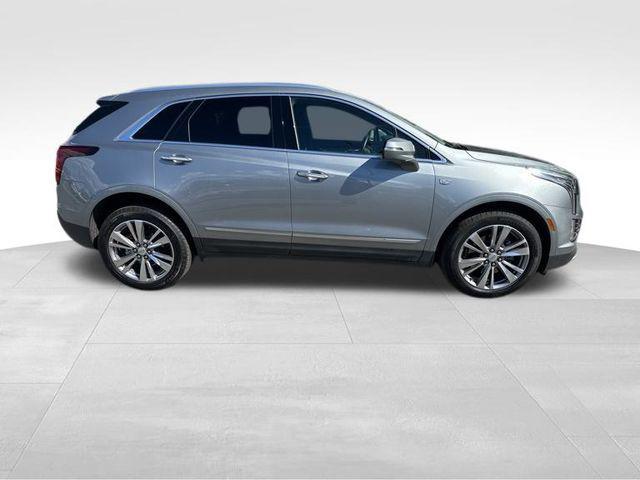 used 2025 Cadillac XT5 car, priced at $39,989