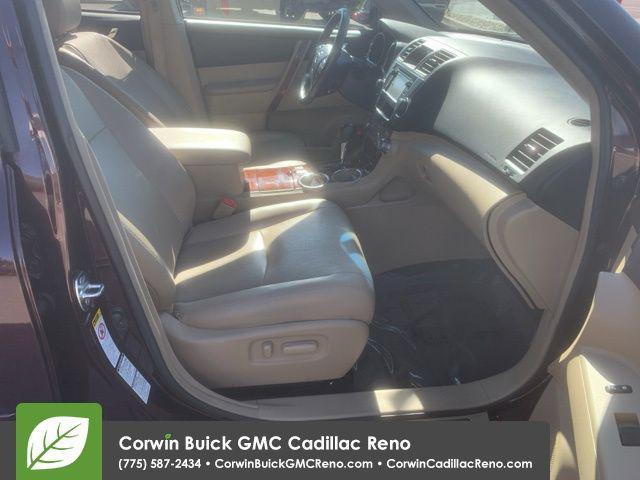 used 2013 Toyota Highlander car, priced at $18,989
