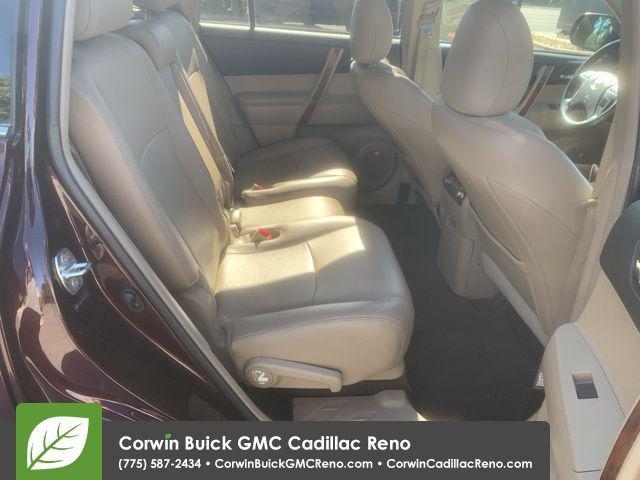 used 2013 Toyota Highlander car, priced at $18,989