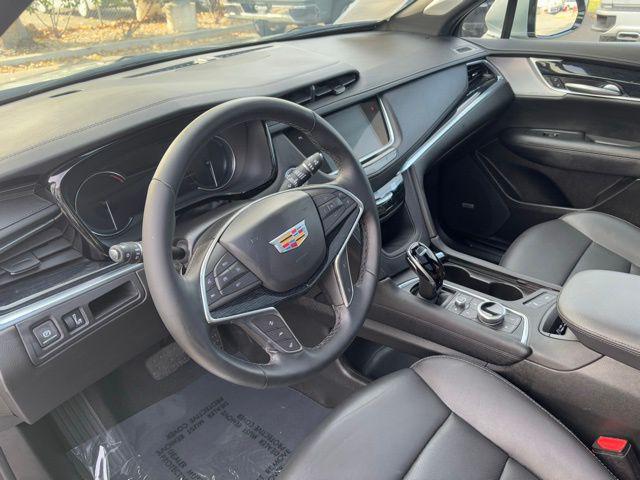 used 2025 Cadillac XT5 car, priced at $41,989