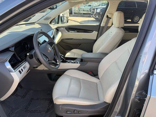 used 2025 Cadillac XT6 car, priced at $44,989