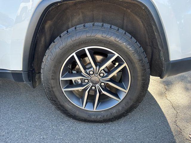 used 2021 Jeep Grand Cherokee car, priced at $19,995