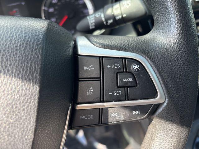 used 2022 Toyota Highlander car, priced at $28,989