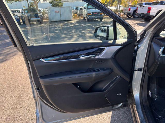 used 2025 Cadillac XT6 car, priced at $43,500