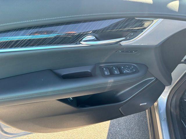 used 2025 Cadillac XT6 car, priced at $43,500