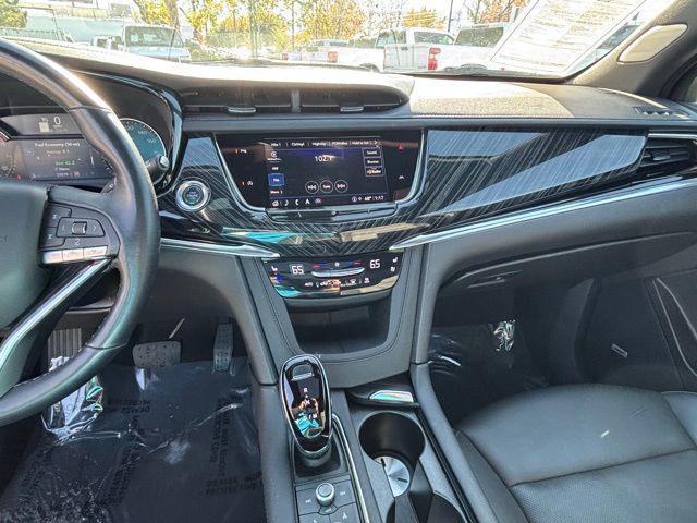 used 2025 Cadillac XT6 car, priced at $43,500