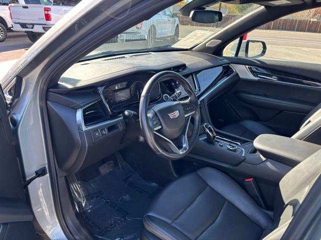 used 2025 Cadillac XT6 car, priced at $43,500