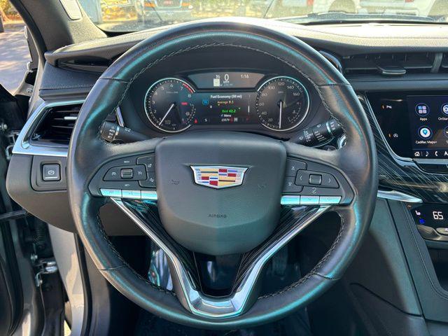 used 2025 Cadillac XT6 car, priced at $43,500