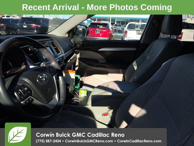 used 2014 Toyota Highlander car, priced at $13,989