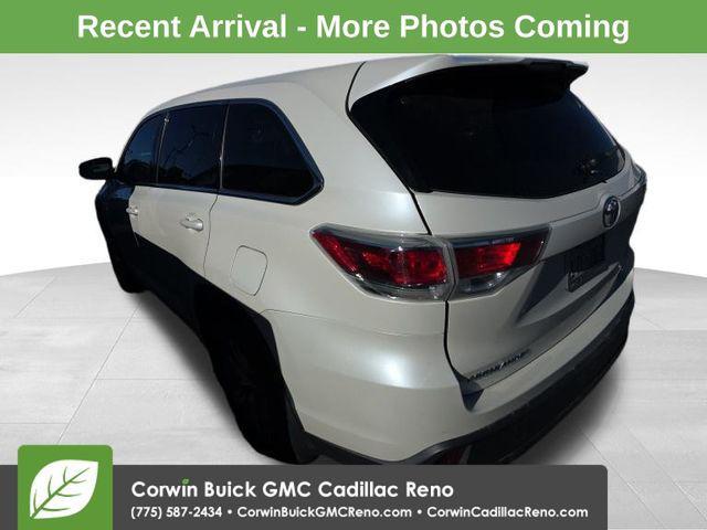 used 2014 Toyota Highlander car, priced at $13,989