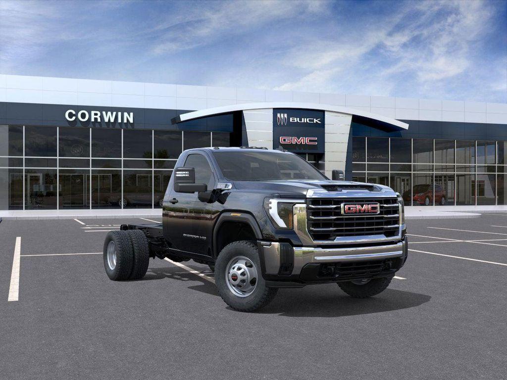 new 2025 GMC Sierra 3500 car, priced at $59,555