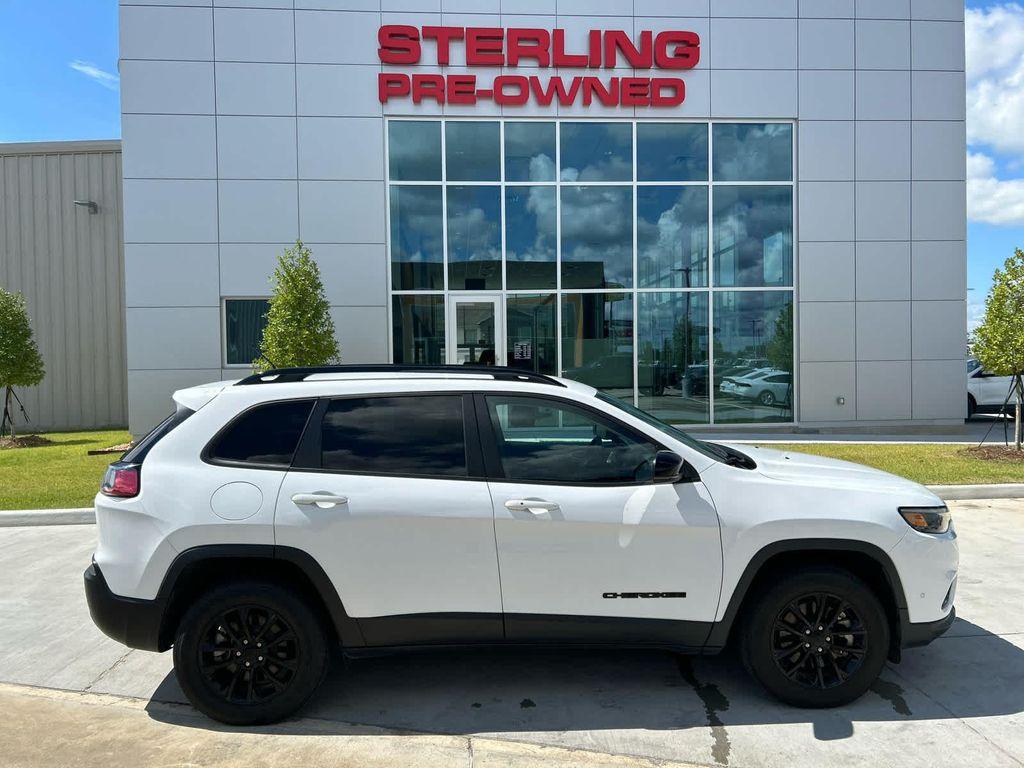 used 2023 Jeep Cherokee car, priced at $19,997