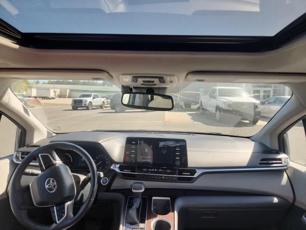 used 2023 Toyota Sienna car, priced at $37,889