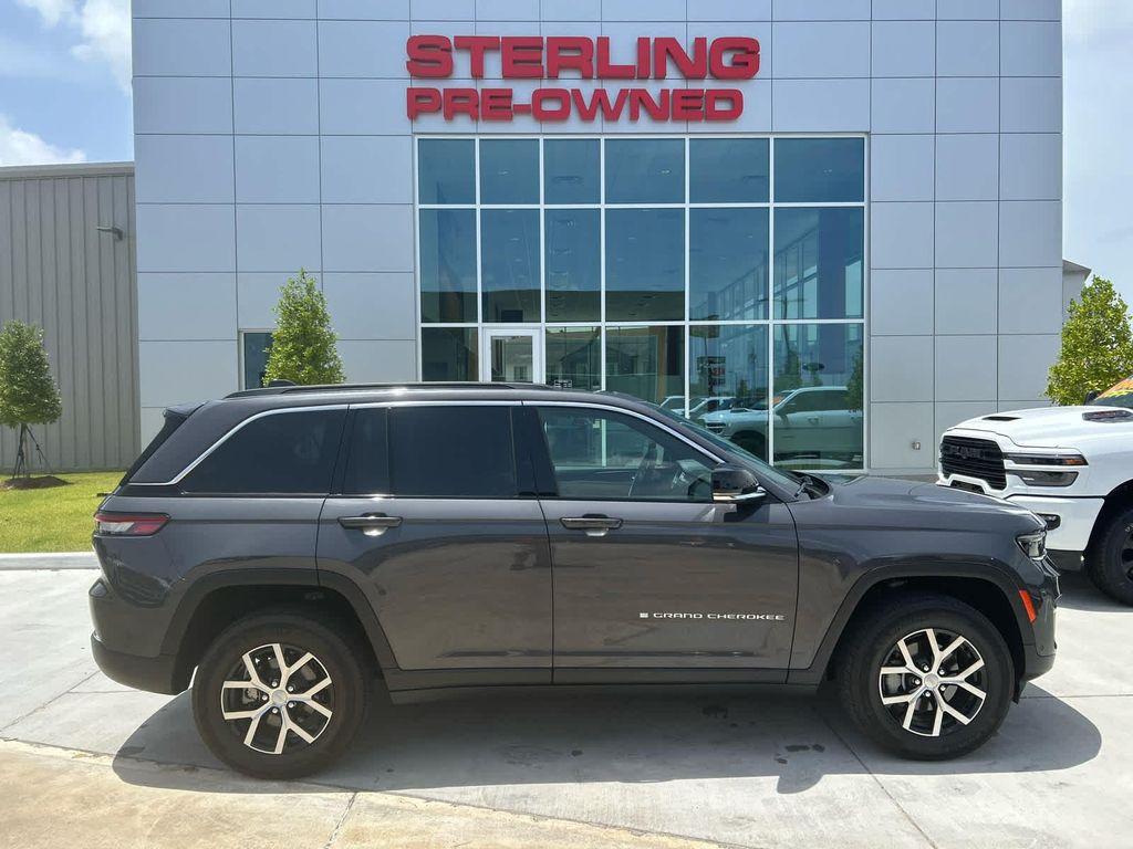 used 2025 Jeep Grand Cherokee car, priced at $44,985
