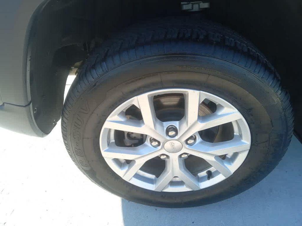 used 2023 Jeep Grand Cherokee car, priced at $26,480