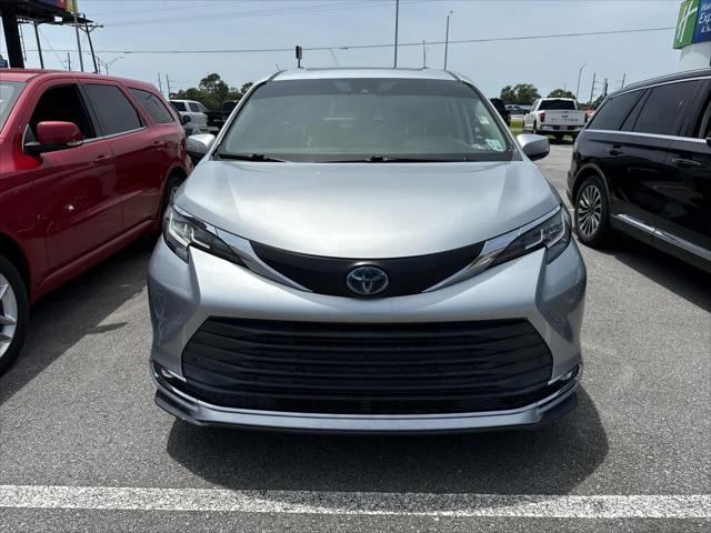 used 2021 Toyota Sienna car, priced at $35,895