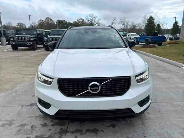 used 2021 Volvo XC40 car, priced at $24,995