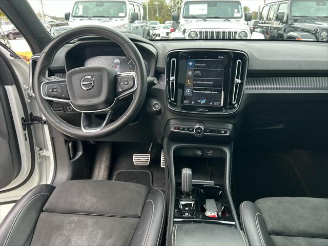 used 2021 Volvo XC40 car, priced at $24,995