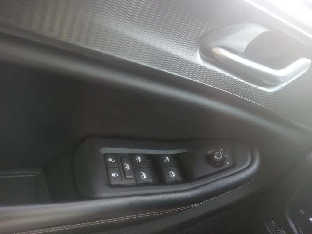 used 2024 Jeep Grand Cherokee car, priced at $30,495