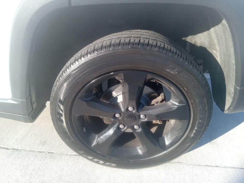 used 2024 Jeep Grand Cherokee car, priced at $30,495