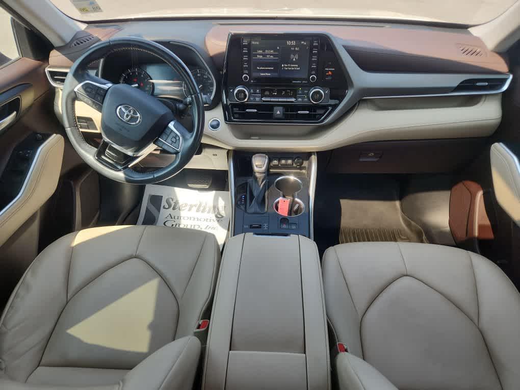 used 2020 Toyota Highlander car, priced at $28,657