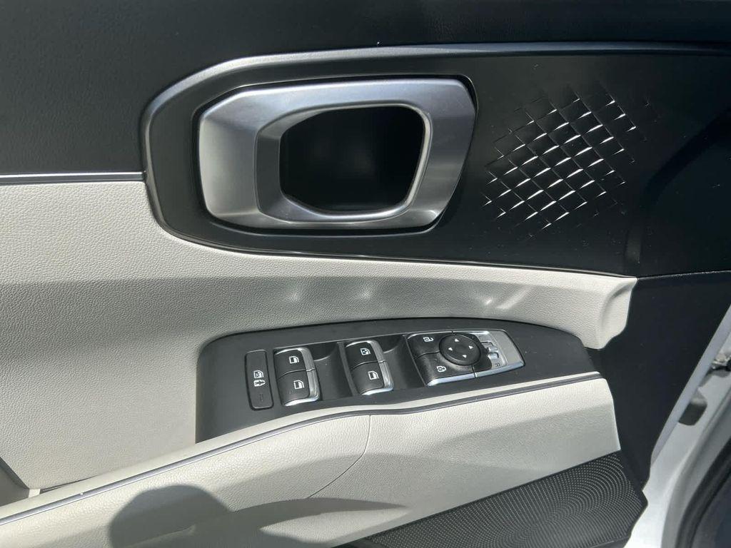 used 2023 Kia Sorento Hybrid car, priced at $27,474