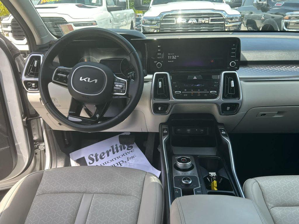 used 2023 Kia Sorento Hybrid car, priced at $27,474