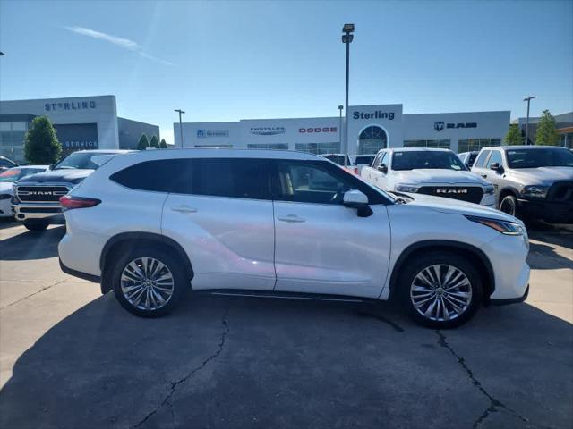 used 2021 Toyota Highlander car, priced at $35,895