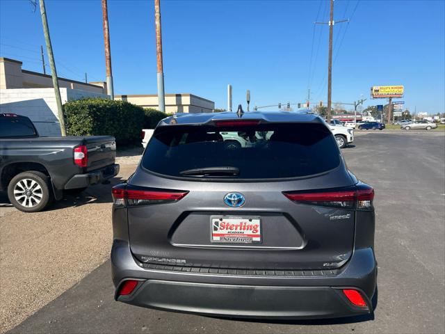 used 2022 Toyota Highlander Hybrid car, priced at $39,990