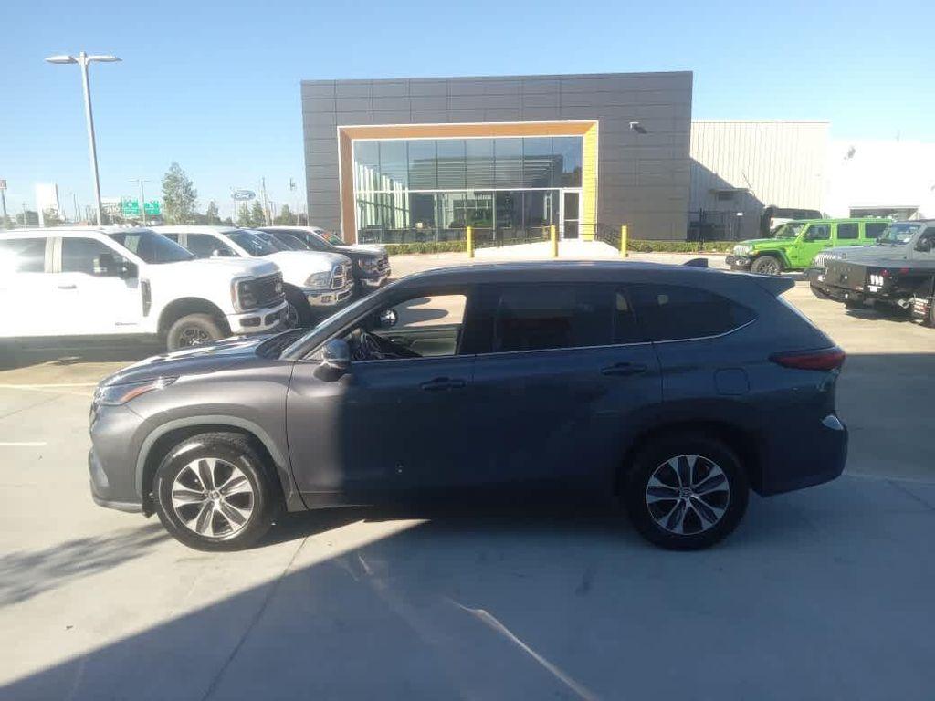 used 2021 Toyota Highlander car, priced at $27,988