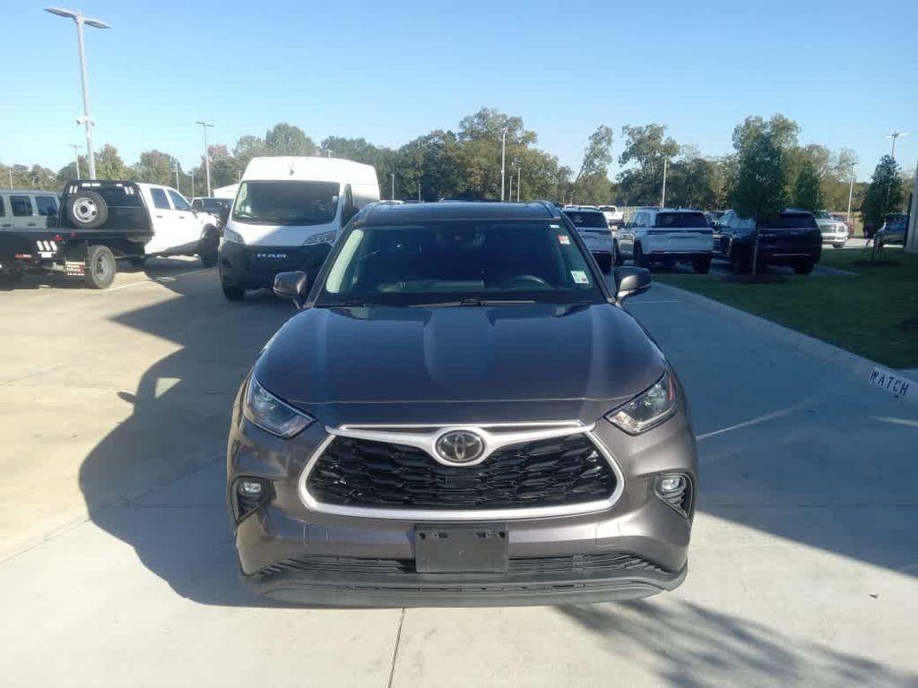 used 2021 Toyota Highlander car, priced at $27,988