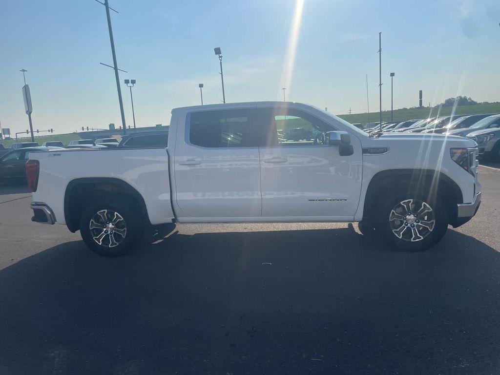 used 2024 GMC Sierra 1500 car, priced at $40,389