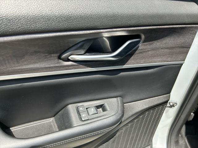 used 2024 Jeep Grand Cherokee car, priced at $32,700