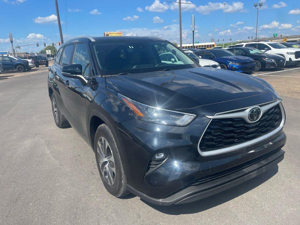 used 2024 Toyota Highlander car, priced at $40,990