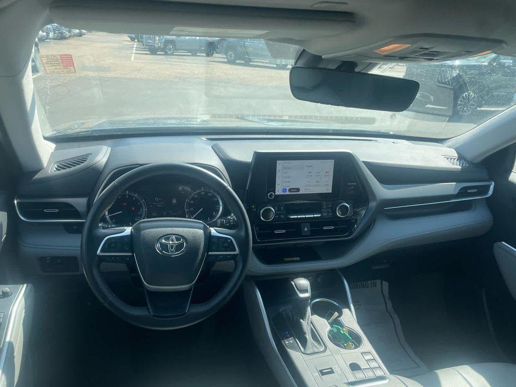 used 2024 Toyota Highlander car, priced at $40,990