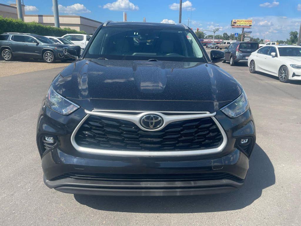 used 2024 Toyota Highlander car, priced at $40,990